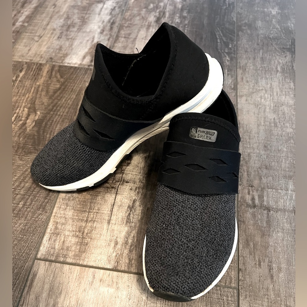 New Balance ladies size 7.5 sneaker